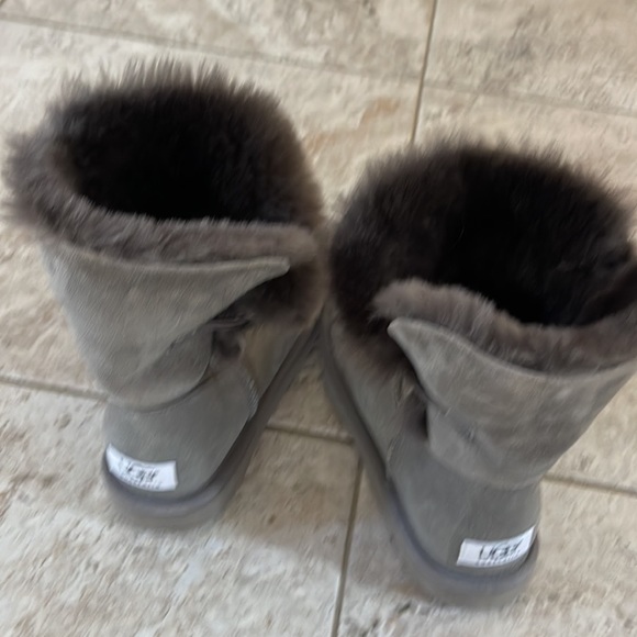 Ugg Bailey Button Boot - Picture 10 of 13